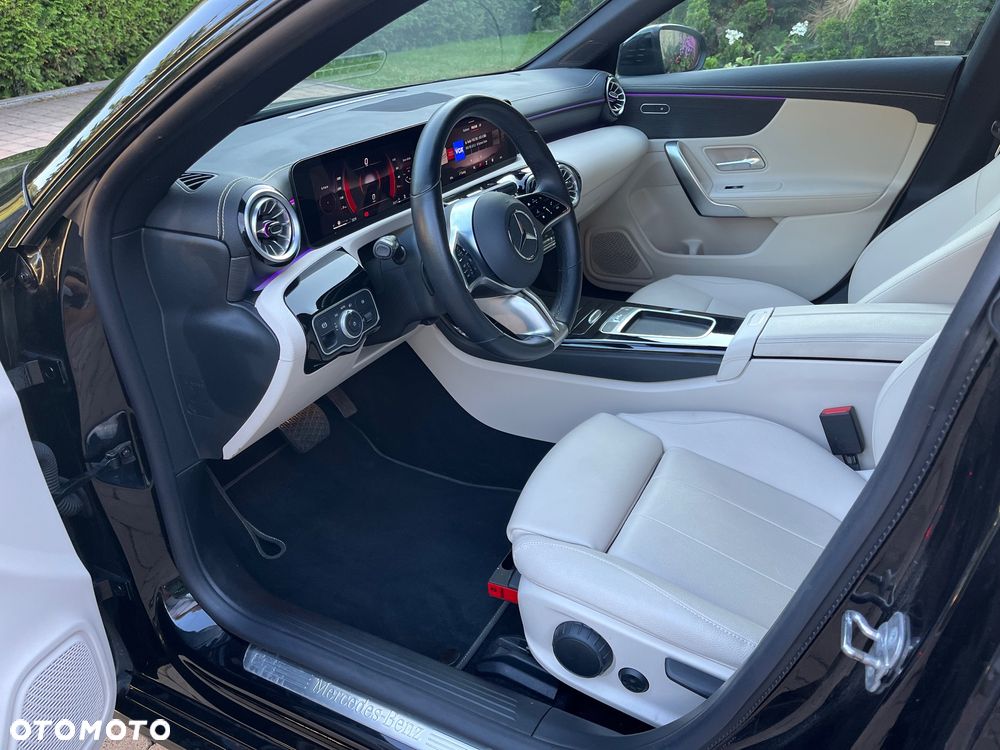 Mercedes-Benz CLA 200 d AMG Line 8G-DCT - 24