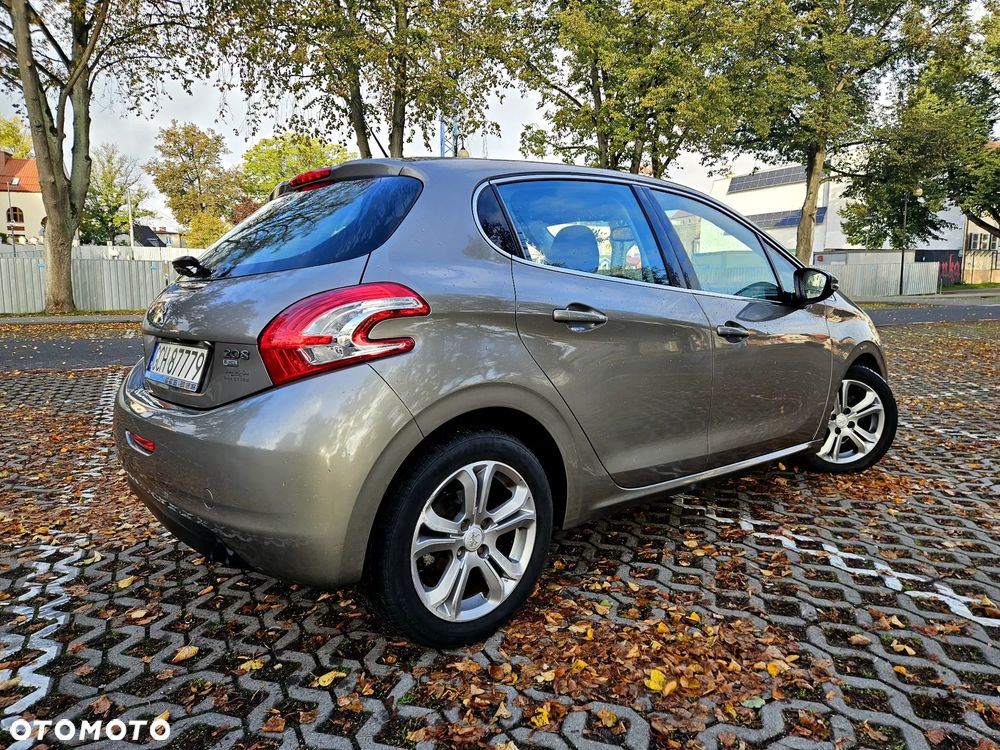 Peugeot 208 2012 photo 5