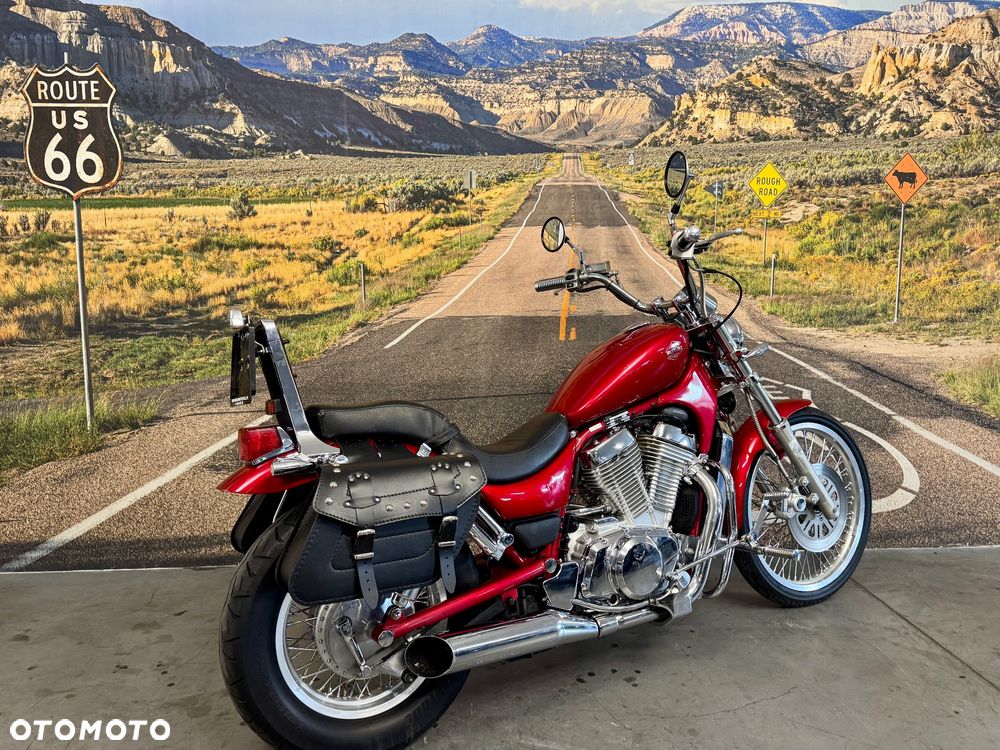 Suzuki Intruder - 3