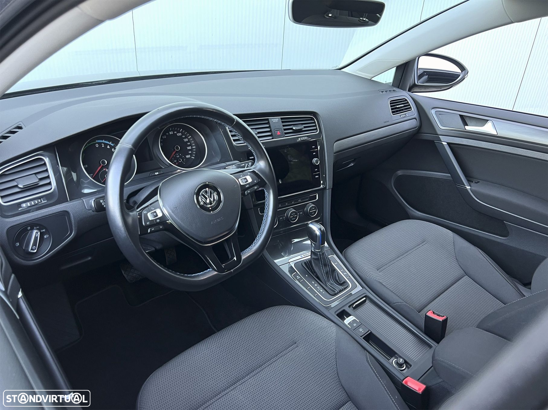 VW e-Golf AC/DC - 16