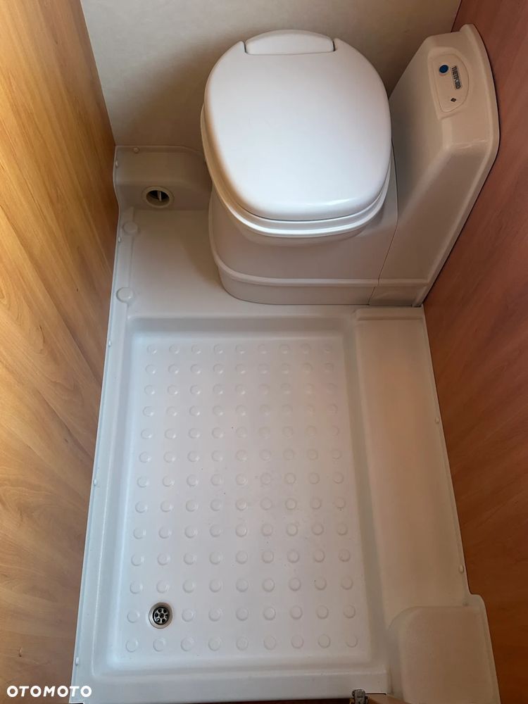 Wilk 550 S4 z przedsionkiem i napędem. ŁÓŻKA PIĘTROWE - 6 os. - 35