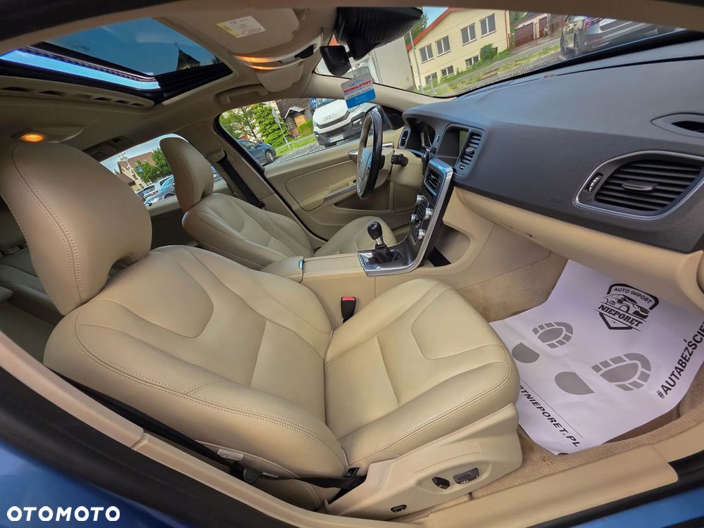 Volvo V60 D3 Summum - 10