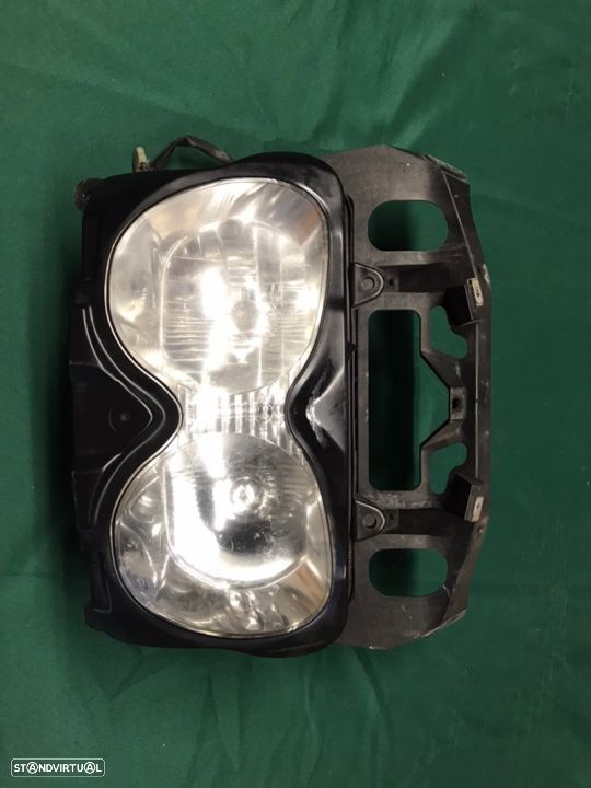 peças suzuki Gsx750F e gsx600f ano 1998 até 2004 gsxf 750 banco farol aranha etc - 1