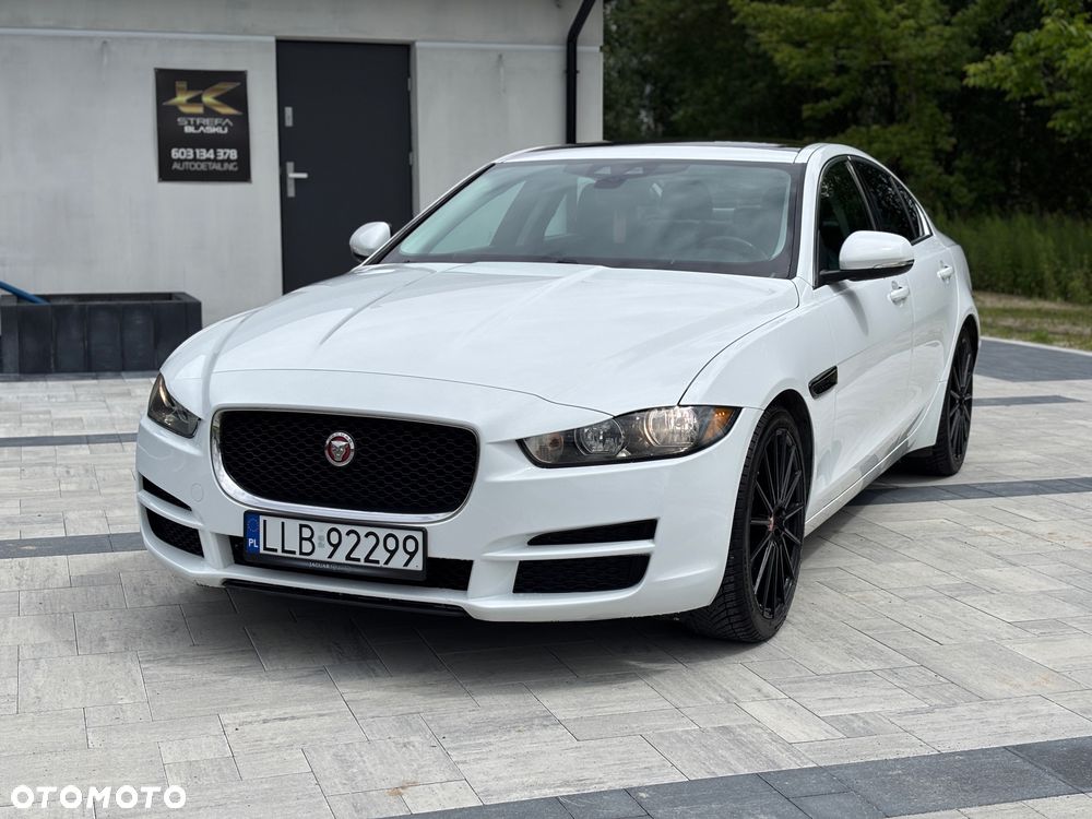 Jaguar XE 2.0 T Prestige - 1