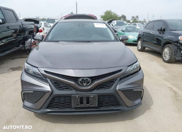 Toyota Camry 2.5 HEV Luxury - 11