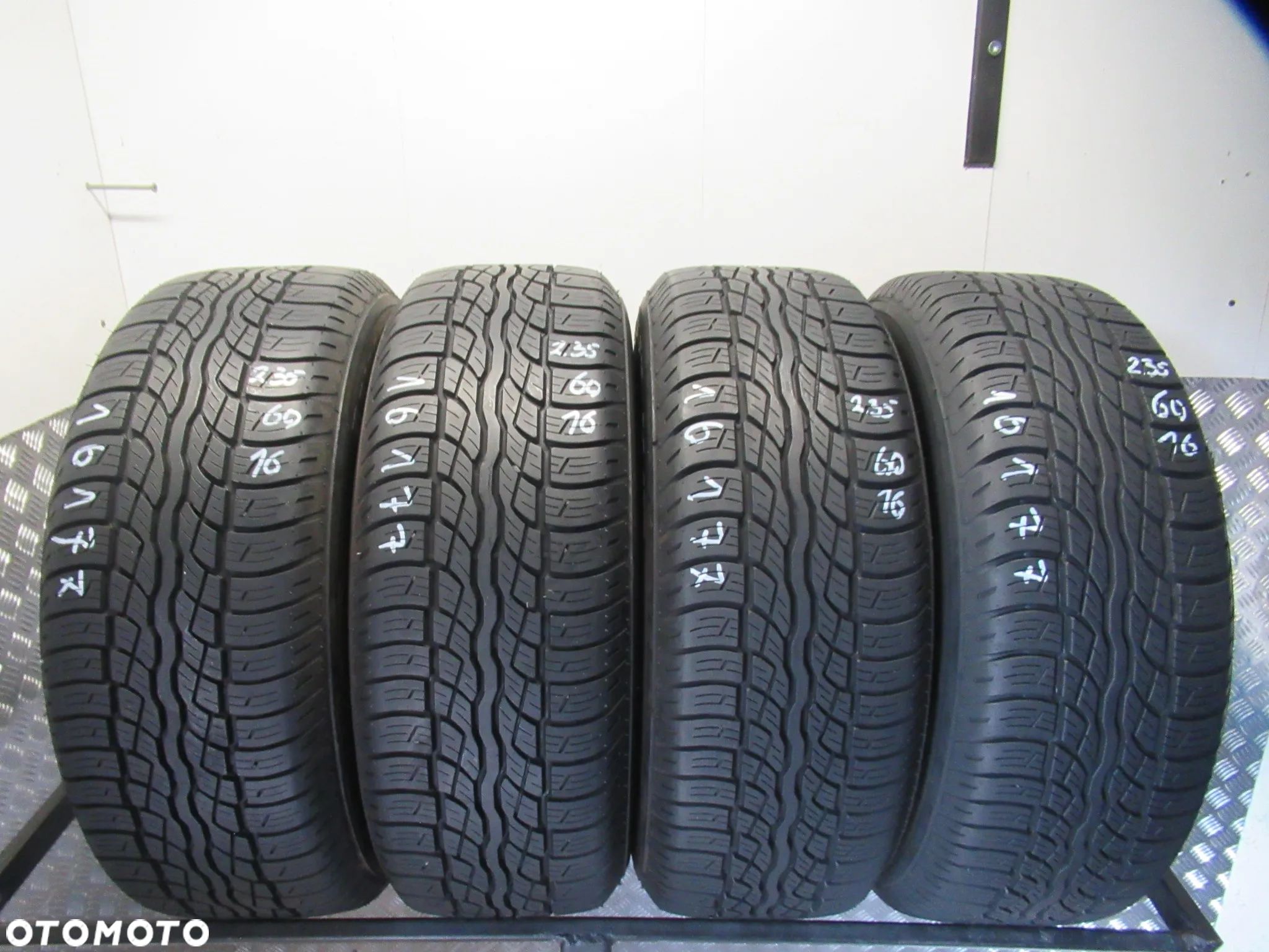 4x Bridgestone Dualer H/T 687 235/60/16 100H nr.16177 - 1