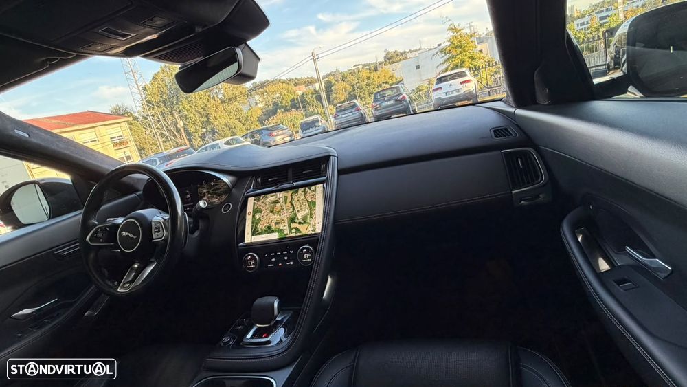 Jaguar E-Pace 1.5 P300e R-Dynamic HSE AWD Aut. - 8