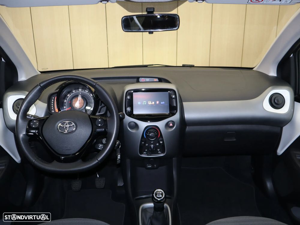 Toyota Aygo 1.0 X-Play - 14
