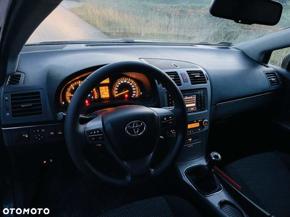 Toyota Avensis - 5