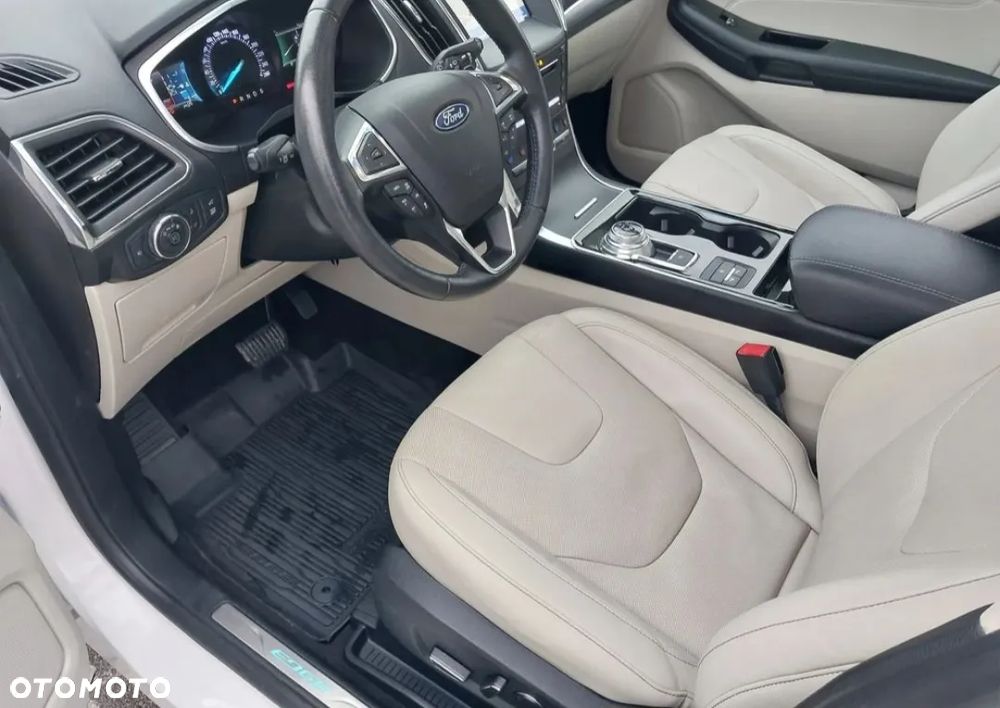 Ford Edge - 24