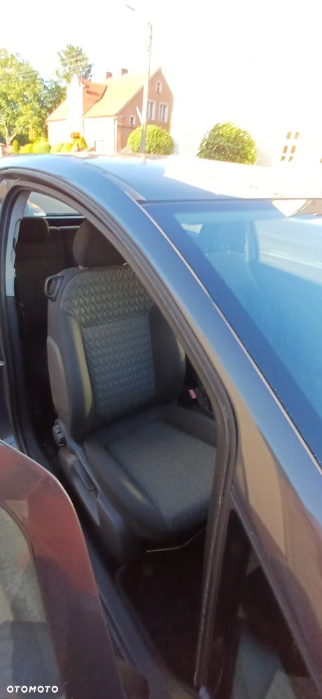 Opel Corsa 1.2 16V Edition / Active - 8