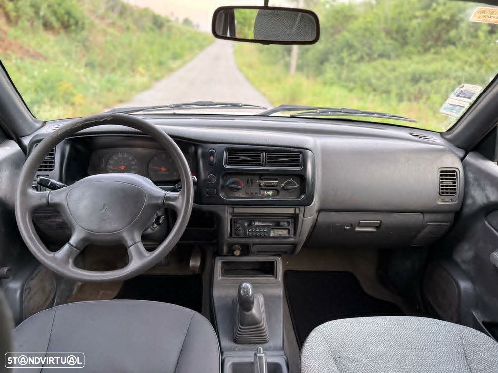 Mitsubishi L200 2.5 D CD - 8