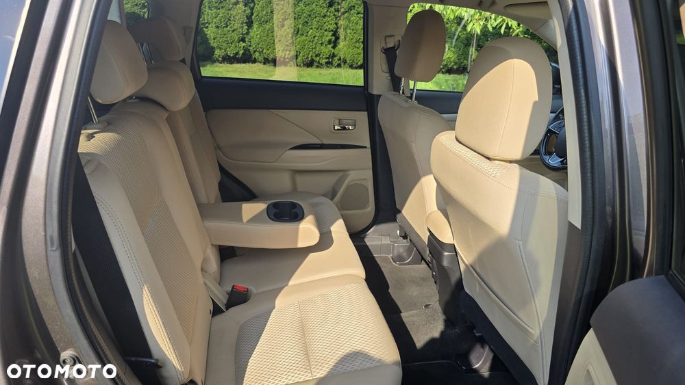 Mitsubishi Outlander 2.0 Intense 4WD CVT - 9