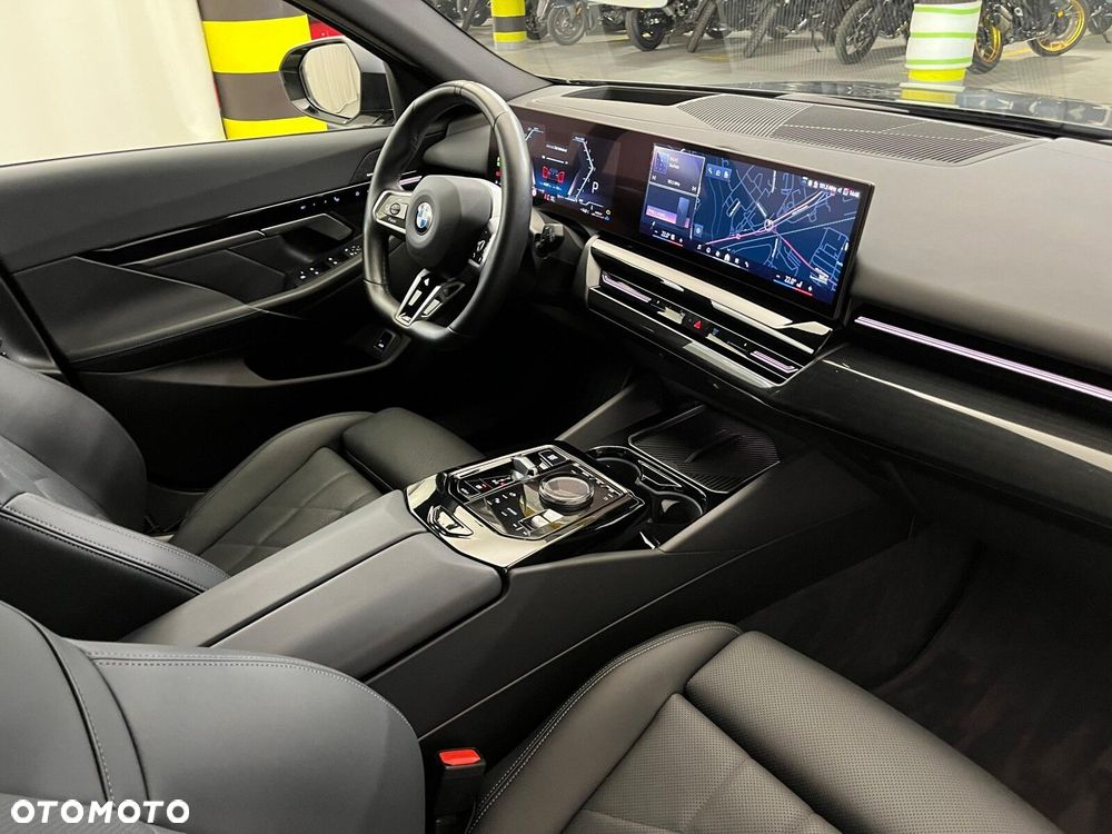 BMW Seria 5 520d xDrive mHEV M Sport - 41