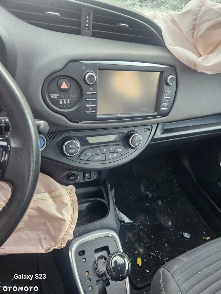 Toyota Yaris Hybrid 1.5 VVT-i - 8