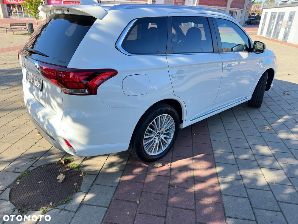 Mitsubishi Outlander - 31
