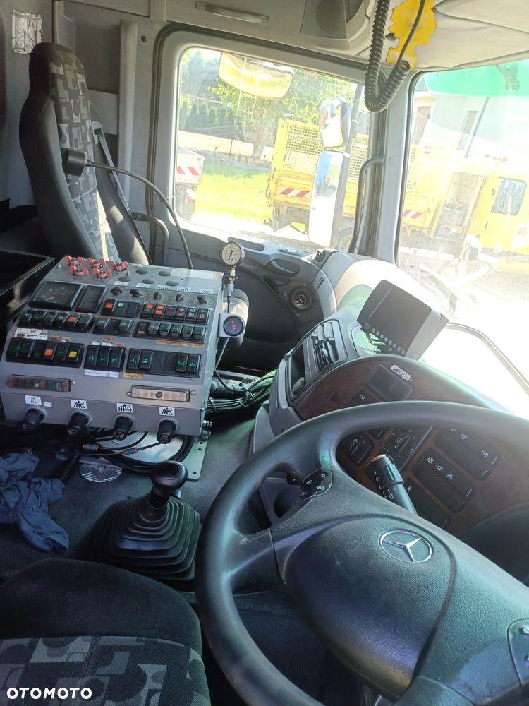 Mercedes-Benz Actros - 4