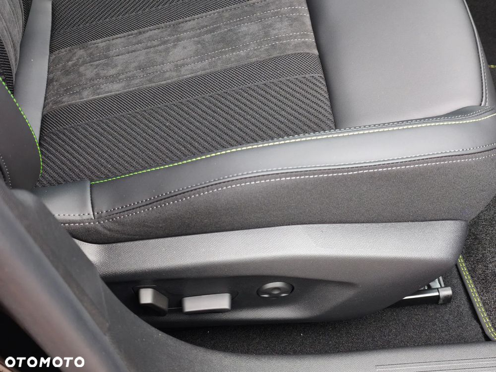 Peugeot 408 1.6 Plug-In Hybrid 225 GT Exclusive e-DCS7 - 20