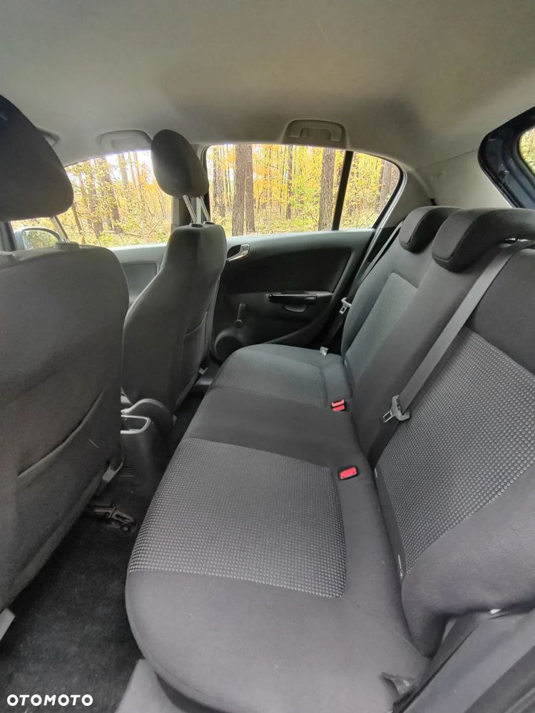 Opel Corsa 1.2 16V Essentia - 11