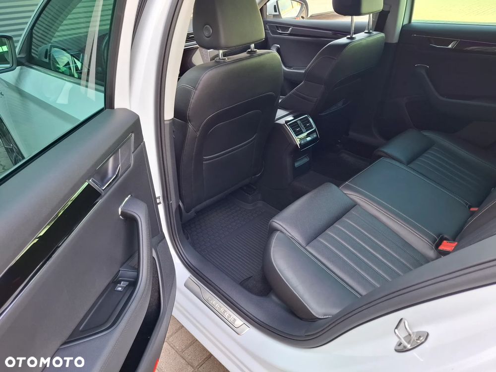 Skoda Superb 1.4 TSI Plug-In Hybrid L&K DSG - 13