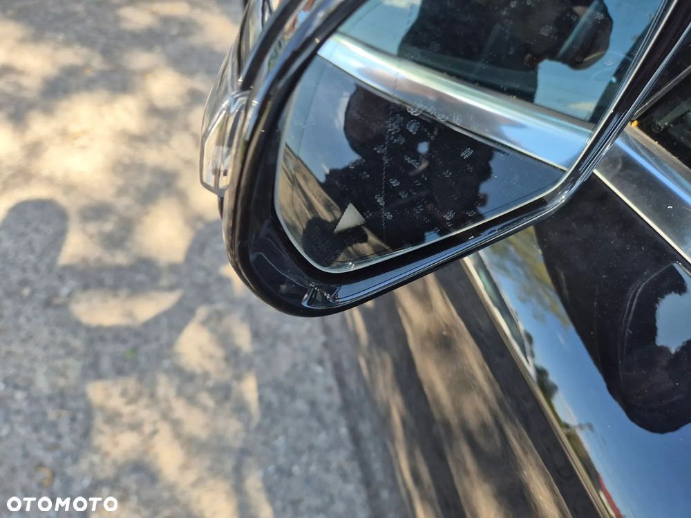 Mercedes-Benz Klasa E 220 d 9G-TRONIC AMG Line - 23