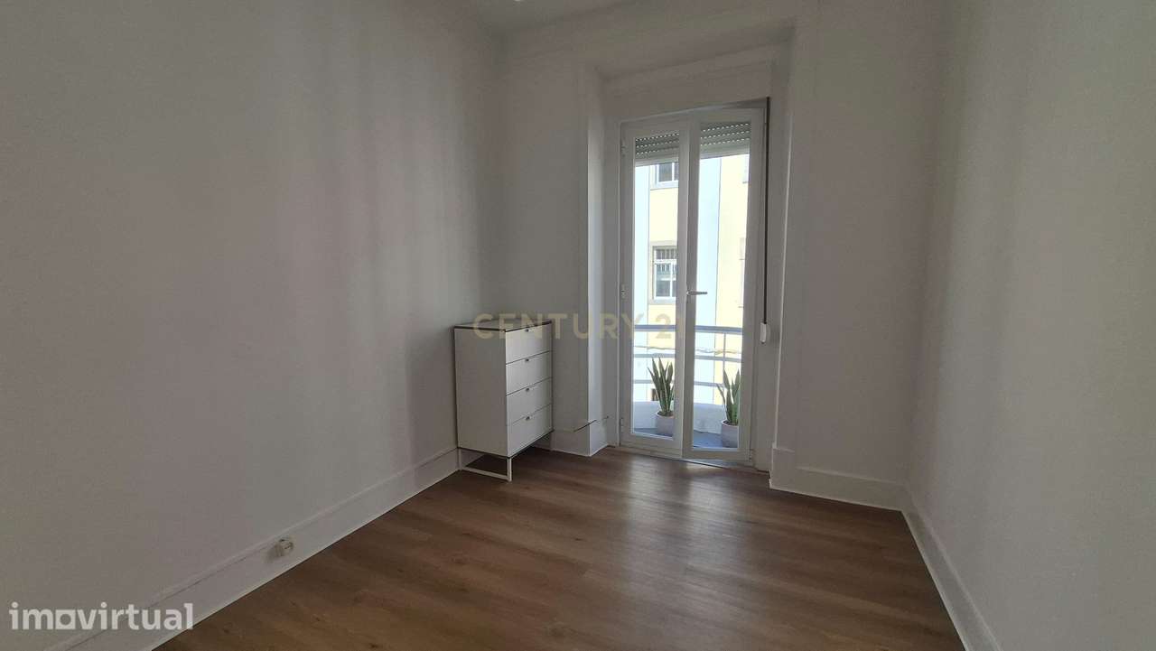 Apartamento T1+1 com Pátio – Remodelado, Penha de França - Grande imagem: 2/23