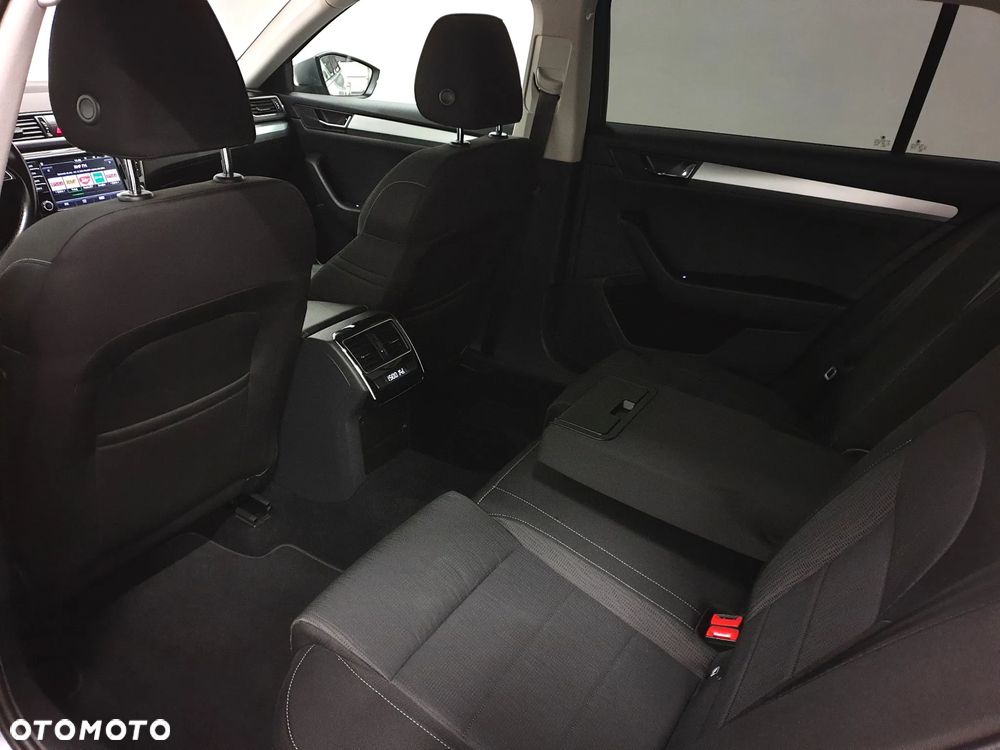 Skoda Superb 2.0 TDI Style - 27