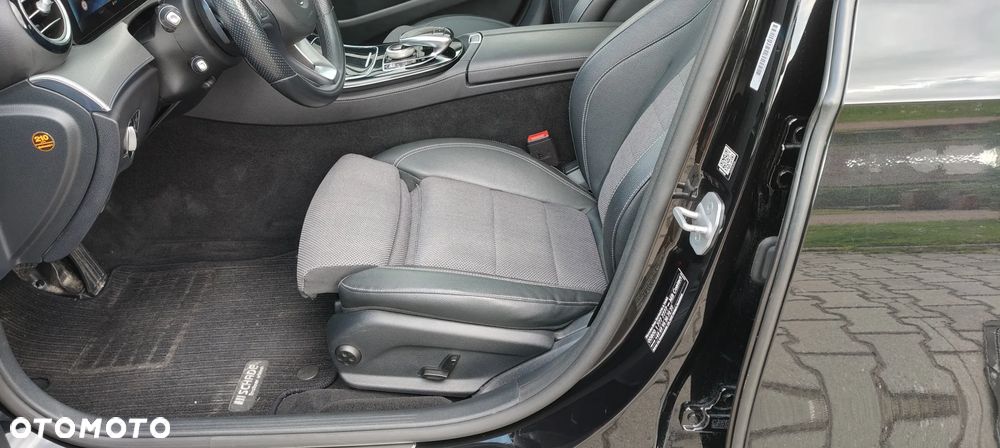 Mercedes-Benz Klasa E 220 d 9G-TRONIC - 12