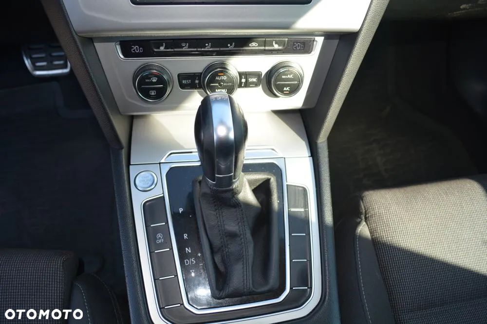 Volkswagen Passat 2.0 TDI BMT Comfortline DSG - 14