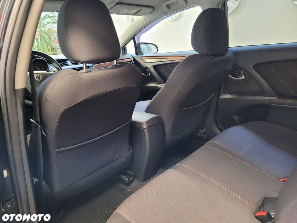 Toyota Avensis 1.8 Premium MS - 11