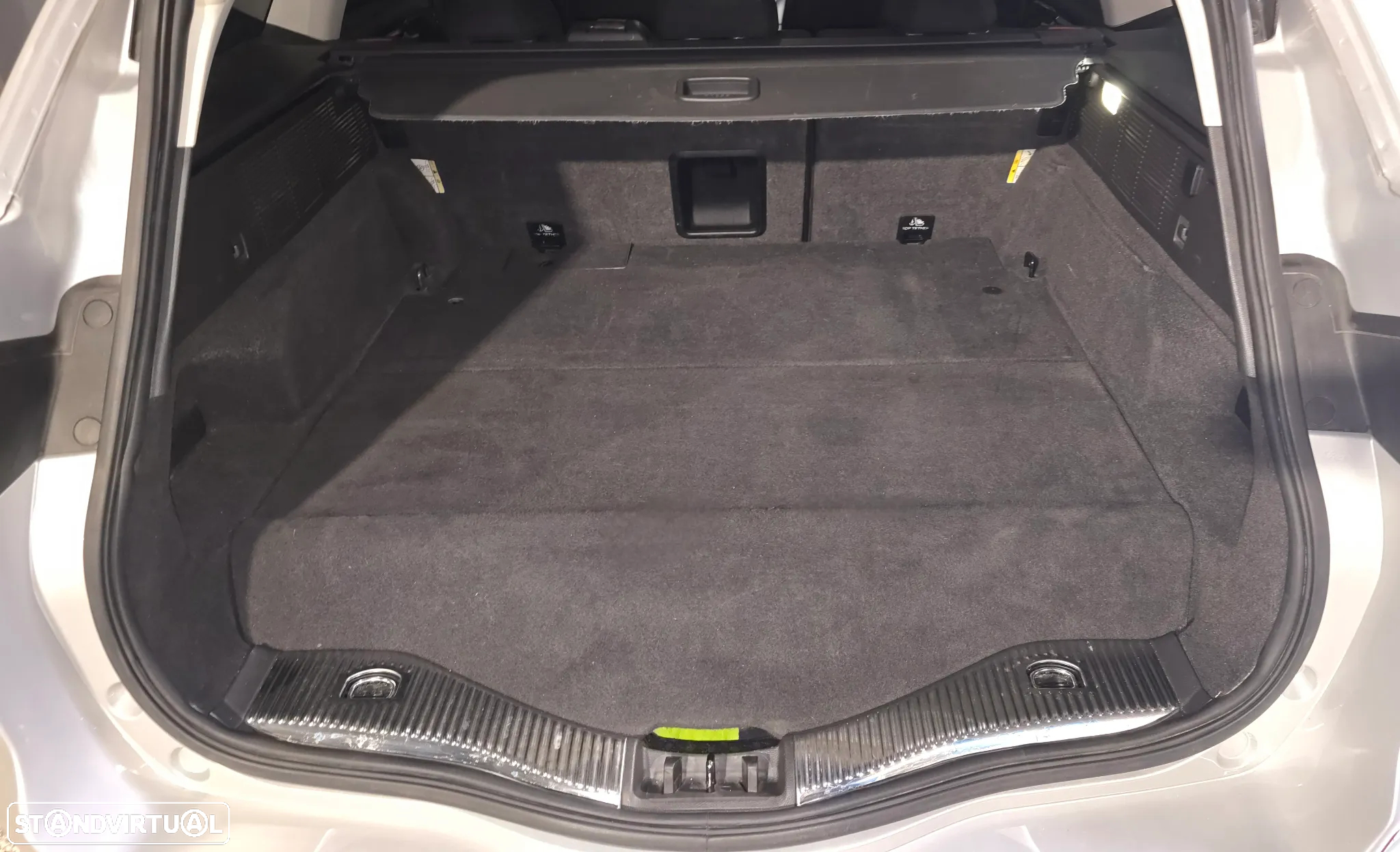 Ford Mondeo SW 2.0 HEV Titanium - 39