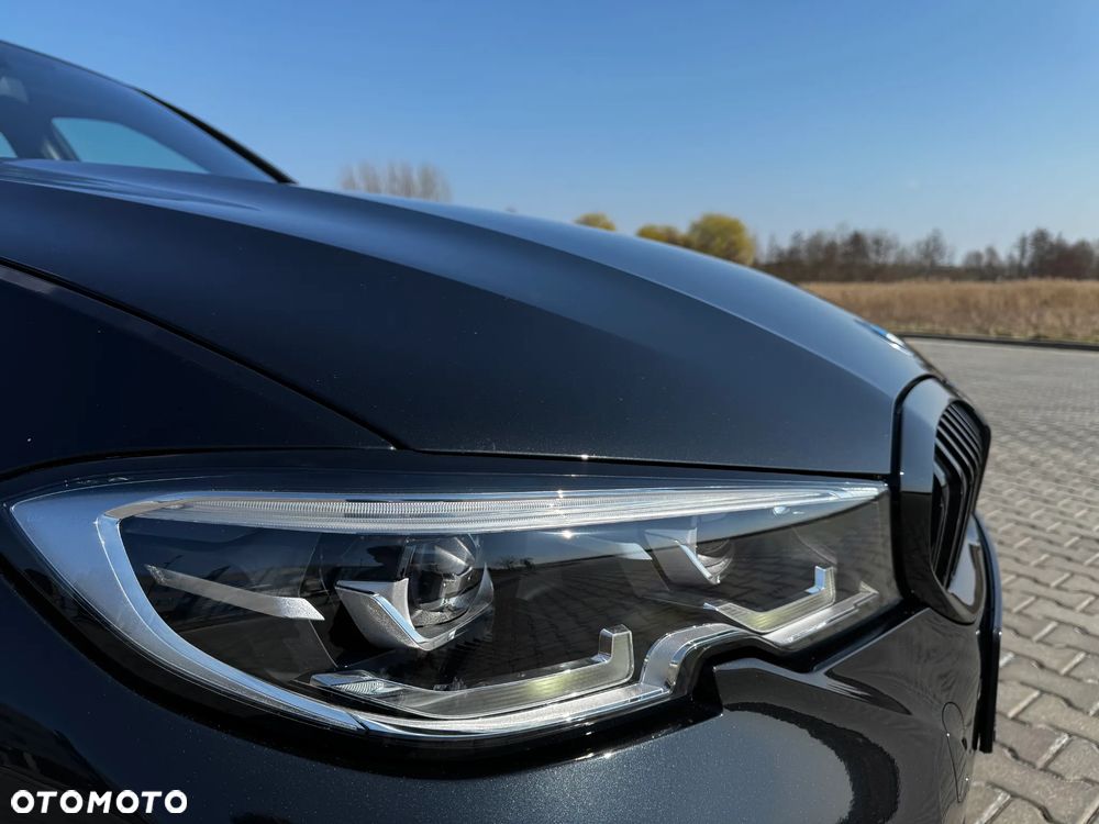 BMW Seria 3 330i M Sport sport - 23