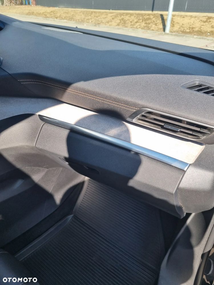 Peugeot 3008 1.6 PureTech Hybrid4 PHEV GT Pack S&S EAT8 - 12