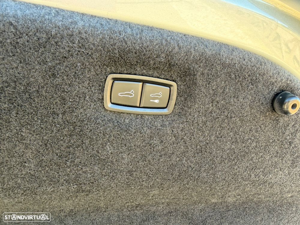 Porsche Taycan 4S - 11