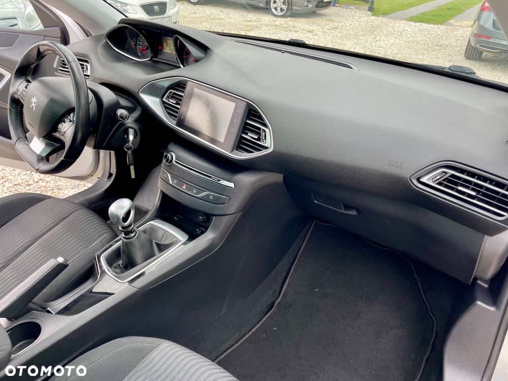 Peugeot 308 - 35