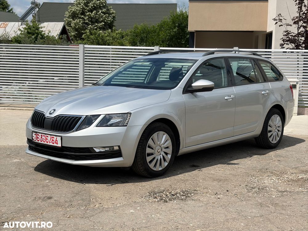 Skoda Octavia 1.6 TDI DSG Ambition - 1
