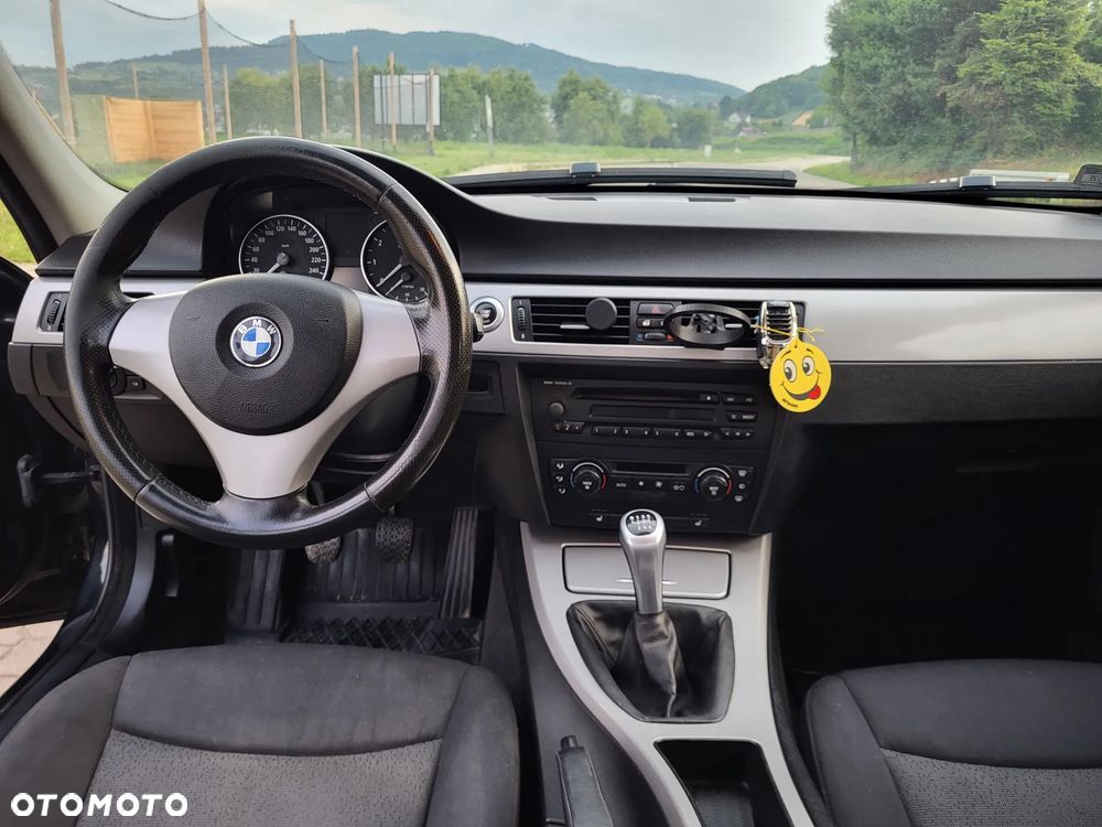 BMW Seria 3 318i - 7
