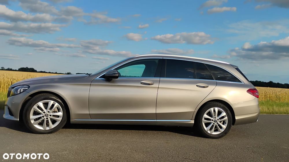 Mercedes-Benz Klasa C 220 d 4Matic 9G-TRONIC Avantgarde - 4