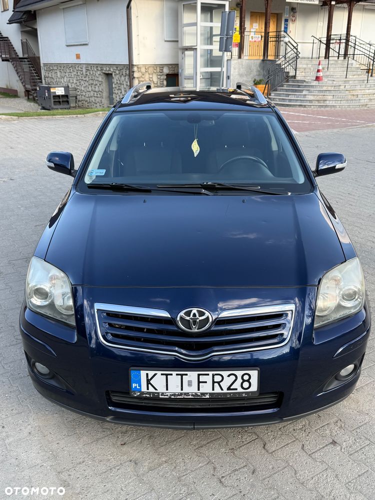 Toyota Avensis - 2