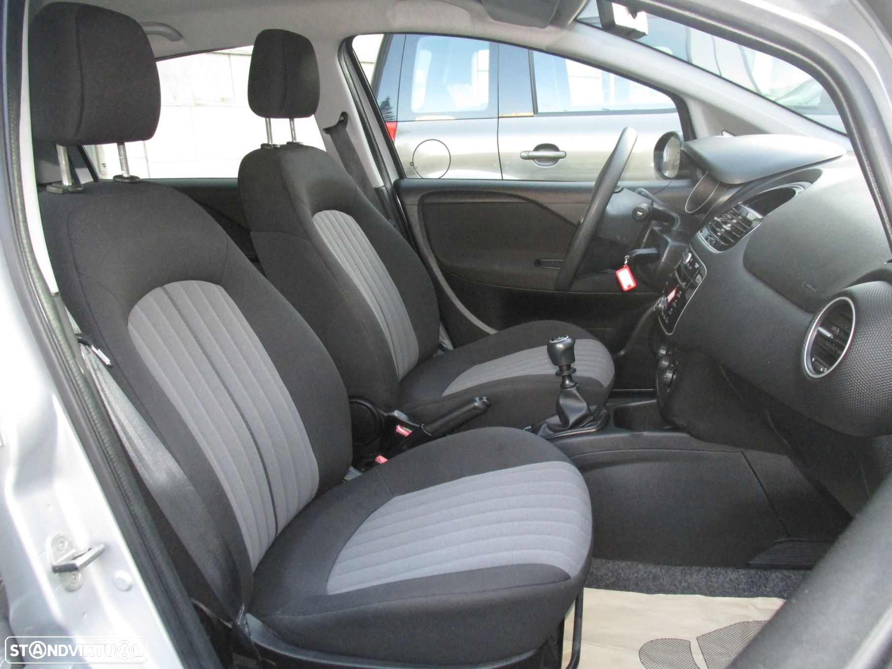 Fiat Punto 1.2 Easy S&S - 19