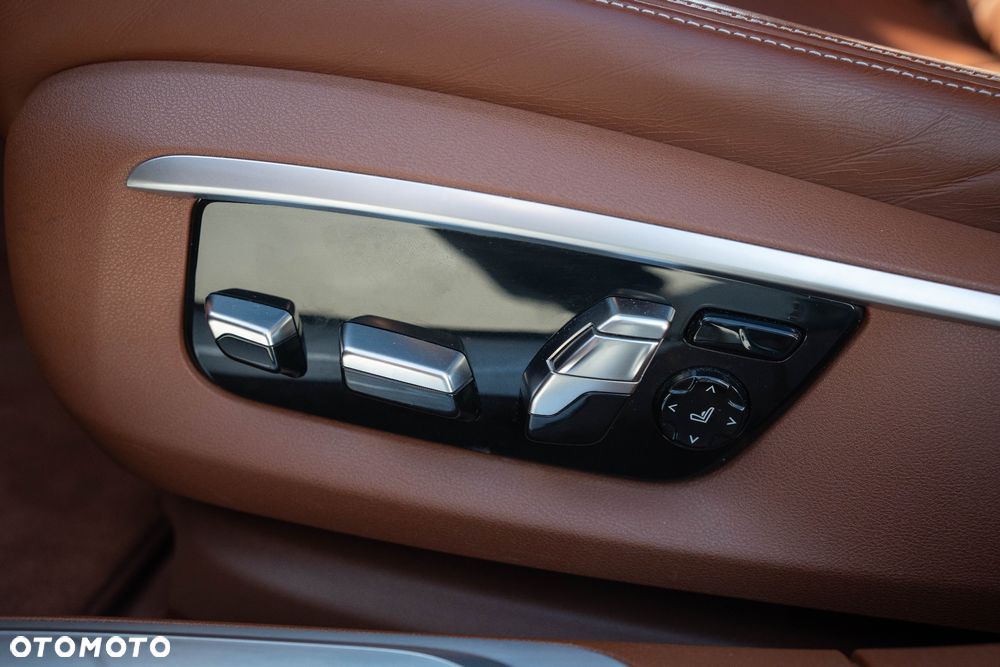BMW Seria 7 750Li xDrive - 7