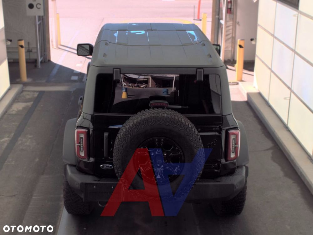 Ford Bronco - 4