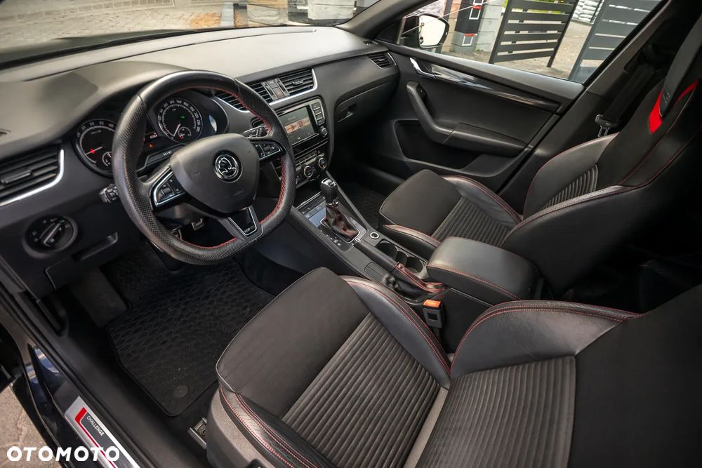 Skoda Octavia 2.0 TDI DSG RS - 16