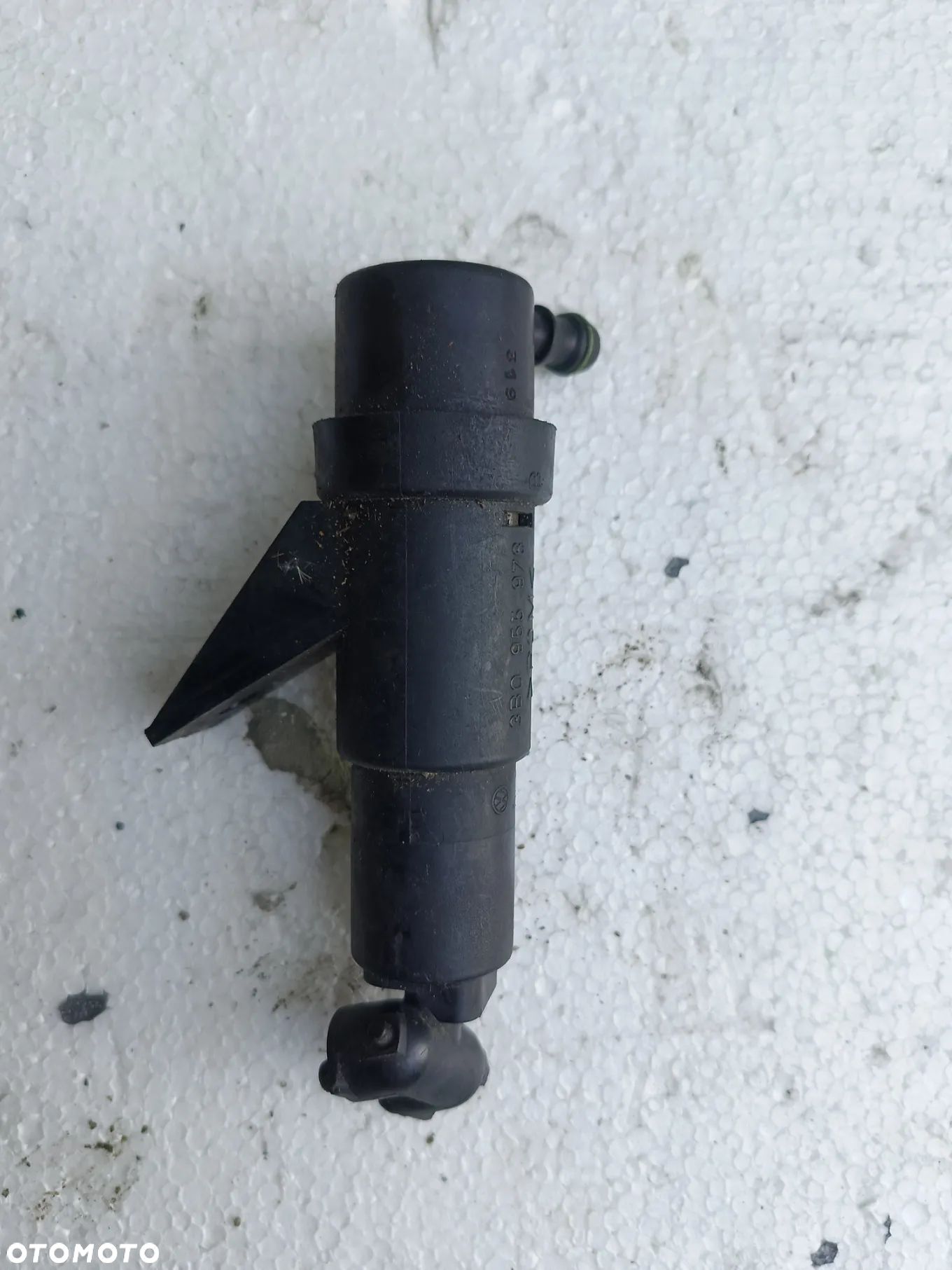 SPRYSKIWACZ LAMPY PRZÓD XENON PRAWY VW PASSAT B5 96-00 3B0955978B - 1