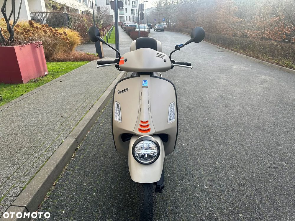 Piaggio Vespa - 18