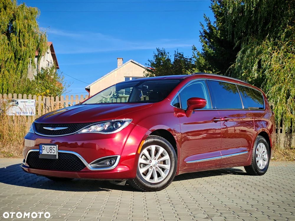 Chrysler Pacifica - 3