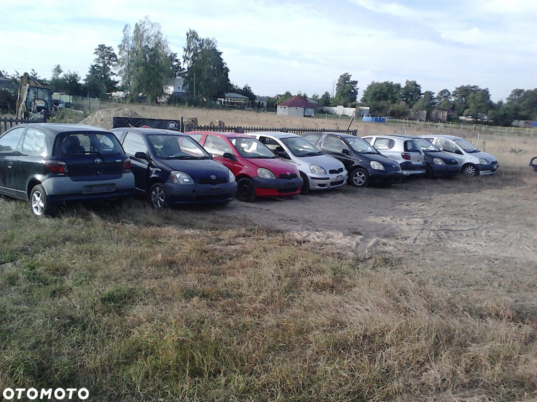 Toyota Yaris I 1,4 d4d kierownica powietrza osłona chłodnicy - 3