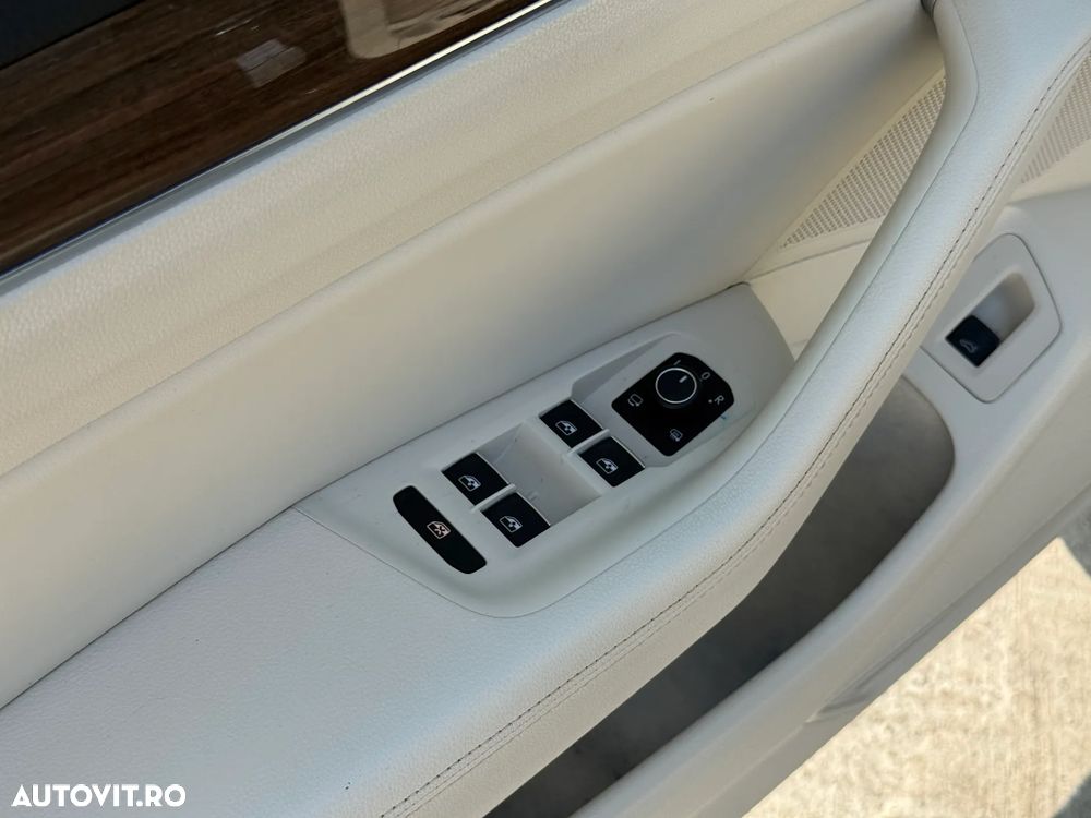 Volkswagen Passat 2.0 TDI DSG Highline - 13