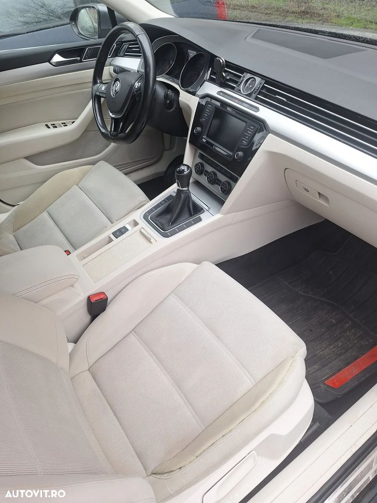 Volkswagen Passat Variant 1.6 TDI (BlueMotion Technology) Comfortline - 12