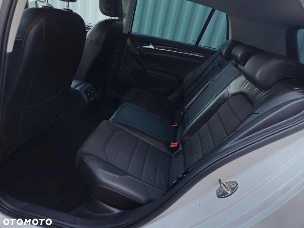 Volkswagen Golf 1.4 TSI BMT Highline - 18